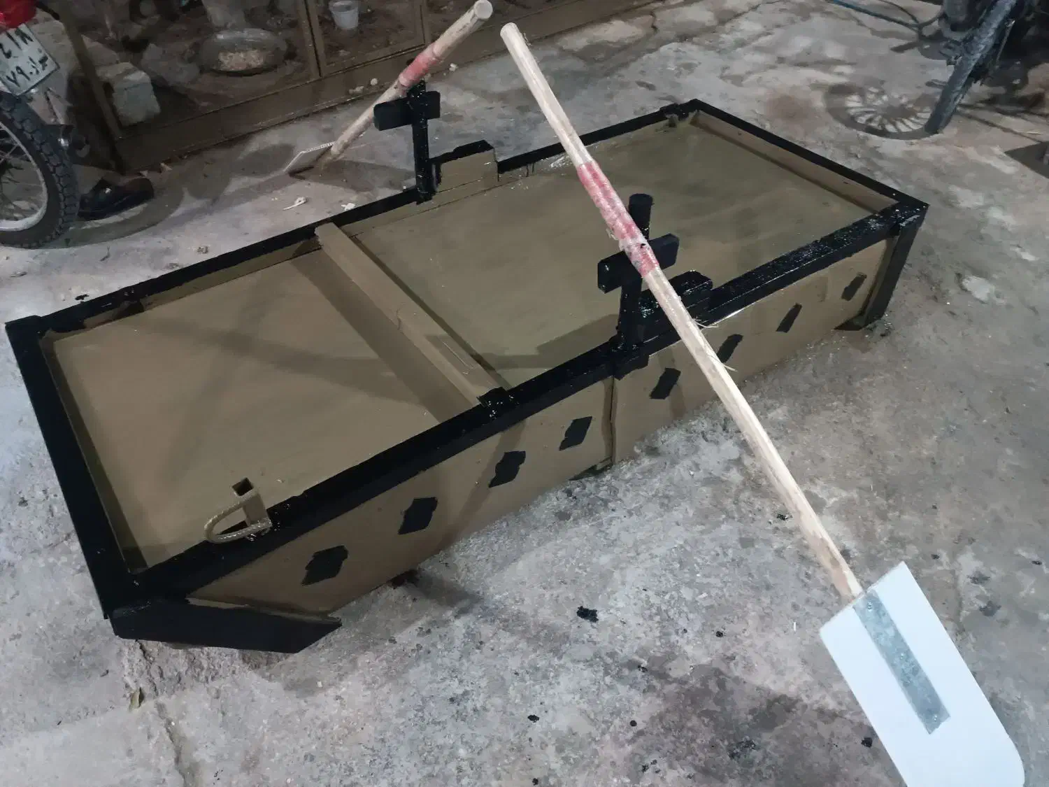 قایق پارویی|قایق و سایر وسایل نقلیه|چغادک, |دیوار