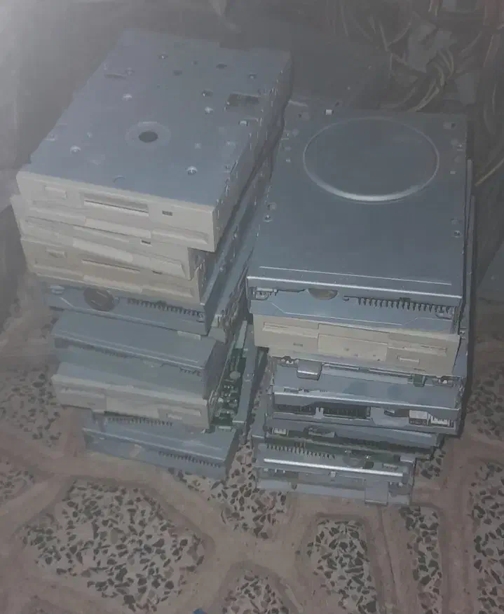 ۱۷ عدد فلاپی کامپیوتر|قطعات و لوازم جانبی رایانه|کرمانشاه, |دیوار