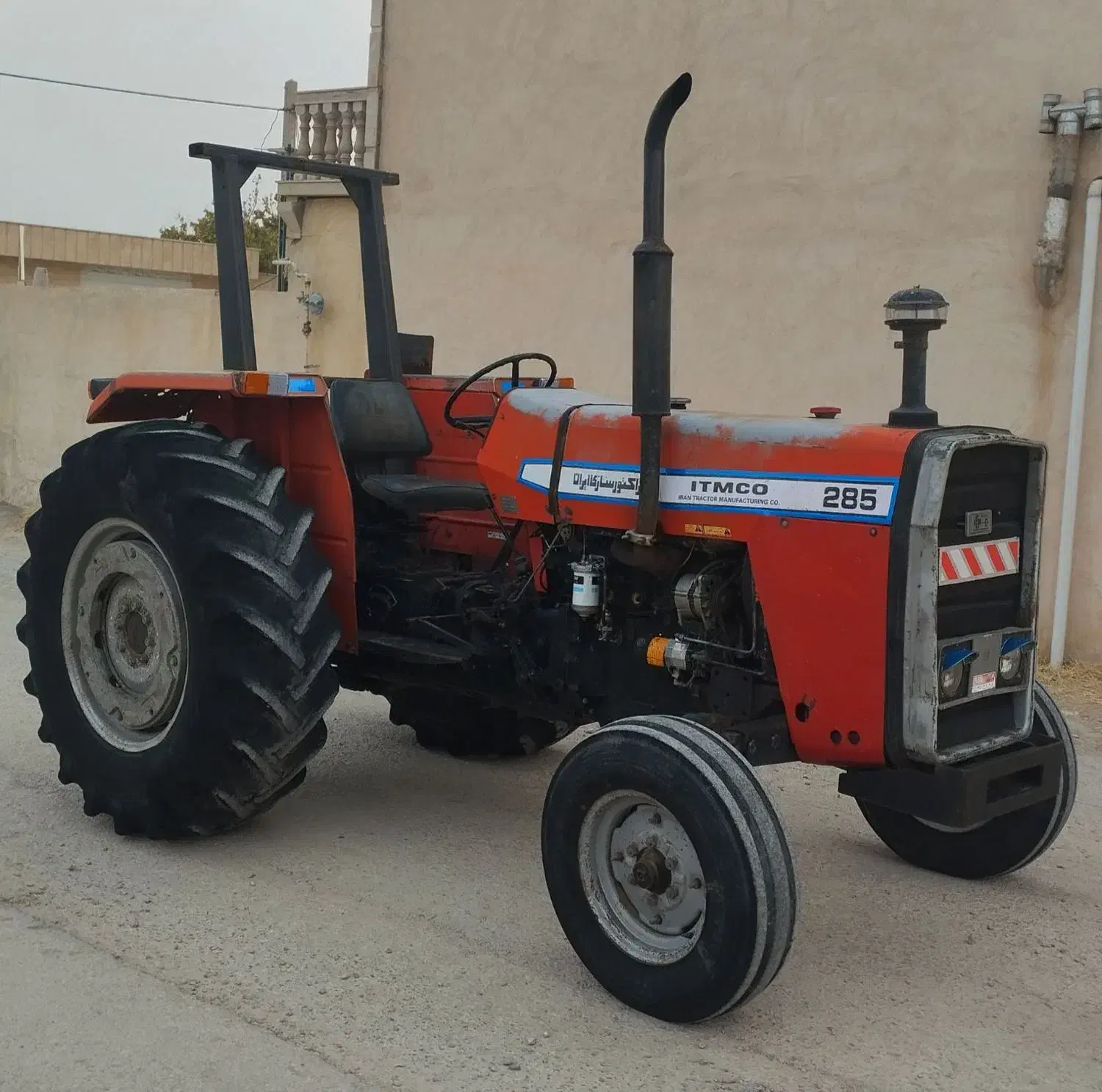 تراکتور فرگوسن ۲۸۵ مدل ۸۰ درحد خشک|خودرو سنگین|گیلان غرب, |دیوار