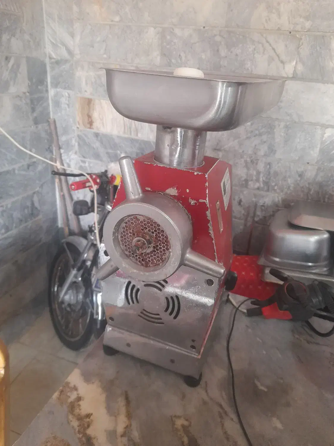 چرخ گوشت قصابی|کافی‌شاپ و رستوران|باغ حلی, |دیوار