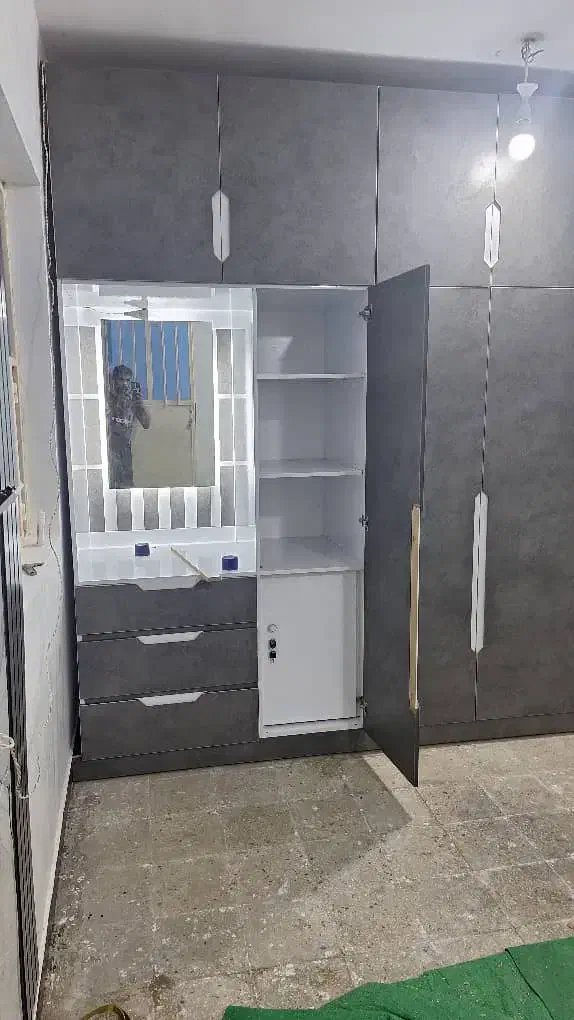 زرگان|جاکفشی، کمد، دراور|اهواز, زرگان|دیوار