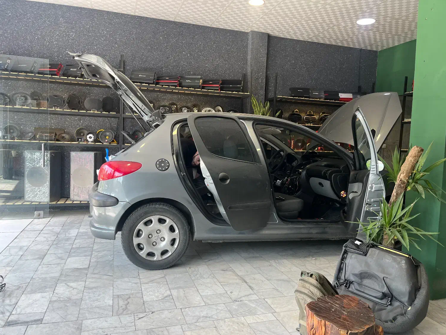 پژو ۲۰۶کم کار وتمیز|خودرو سواری و وانت|مشهد, استاد یوسفی (شهرک غرب)|دیوار