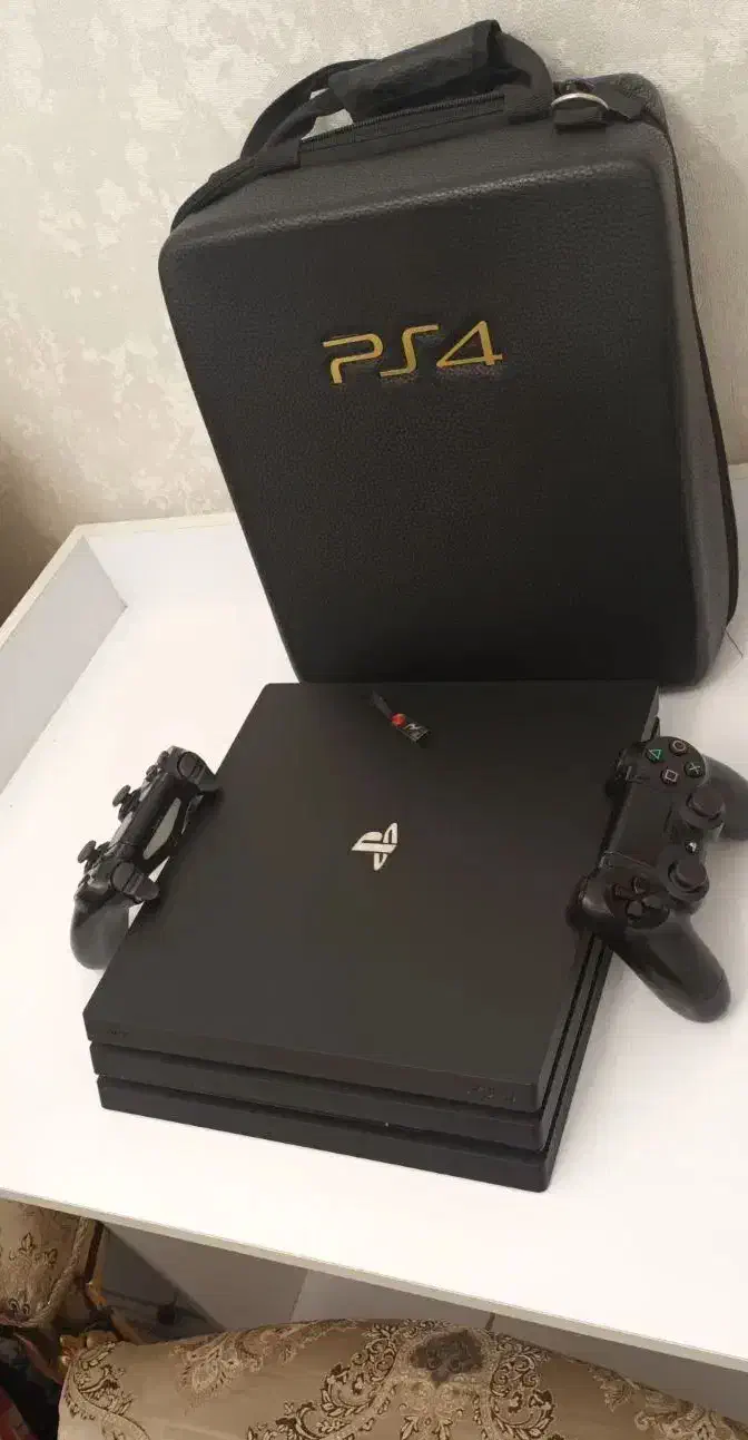 pS4 پرو همراه دودسته پلی استیشن|کنسول، بازی ویدئویی و آنلاین|تبریز, |دیوار