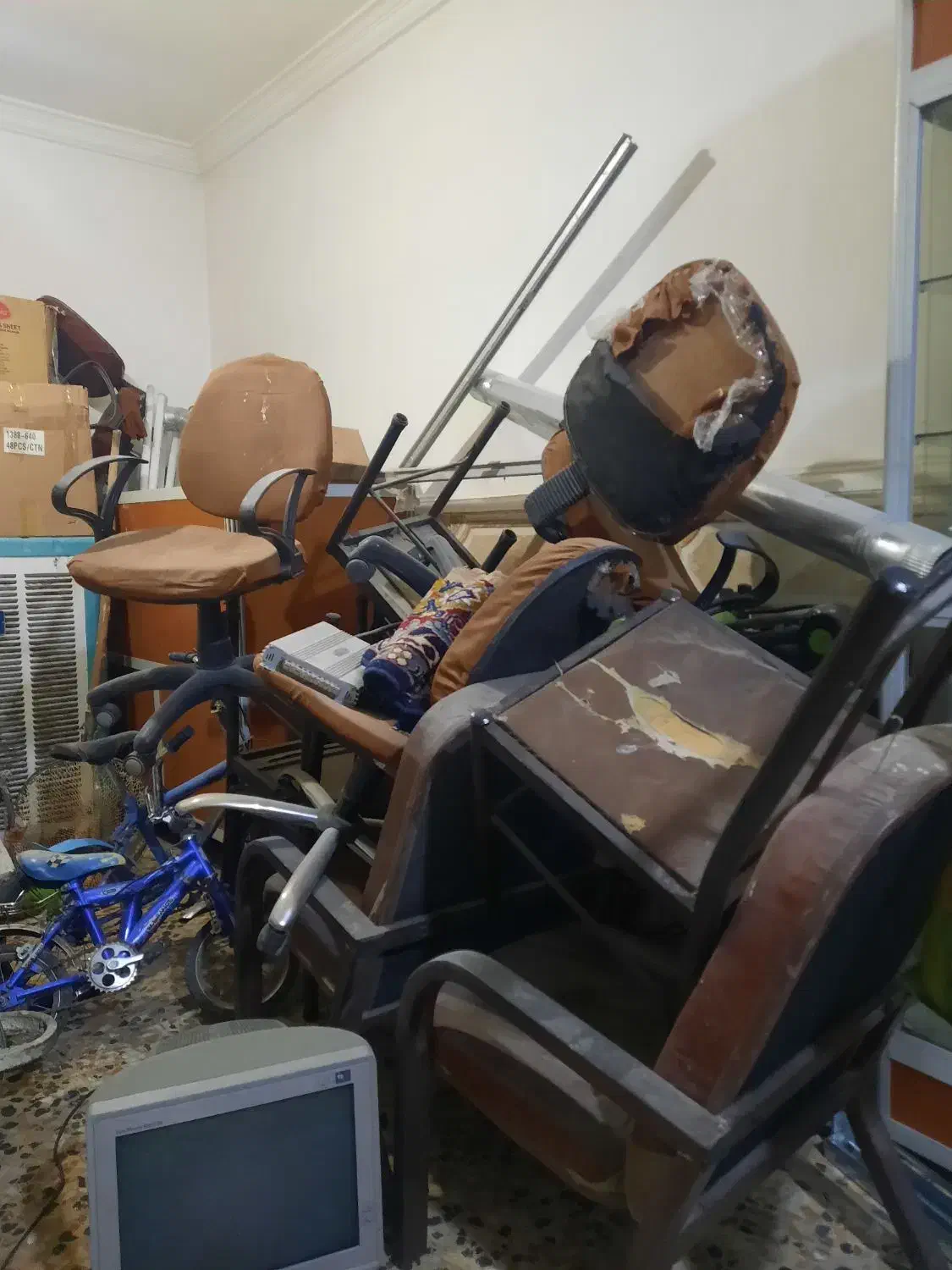 صندلی|صندلی و نیمکت|الشتر, |دیوار