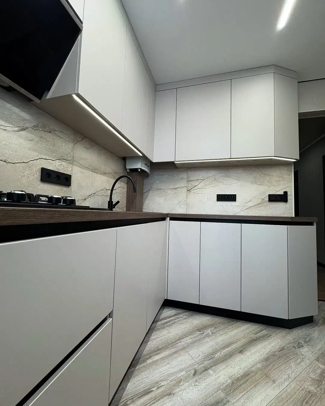 کابینت از دم قسط|مصالح و تجهیزات ساختمان|اندیشه, اندیشه فاز ۲|دیوار