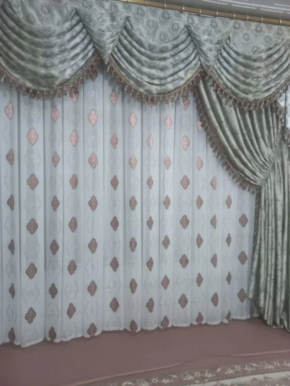 پرده|پرده، رانر، رومیزی|اژیه, |دیوار