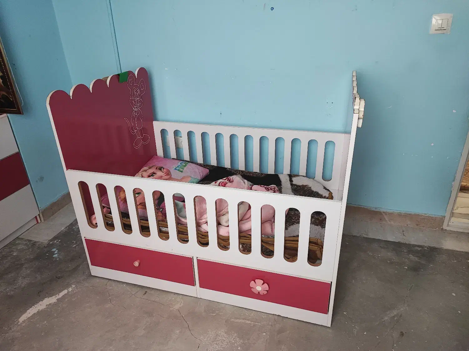 تخت خواب کودک|تخت و سرویس خواب|گرمی, |دیوار