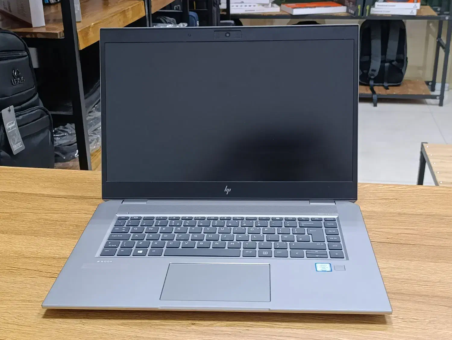 hp zbook studio g5 چهار گیگ p1000|رایانه همراه|مشهد, کوثر|دیوار