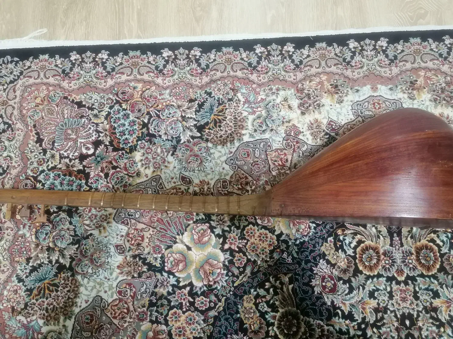 ساز قوپوز|سازهای سنتی|تبریز, |دیوار