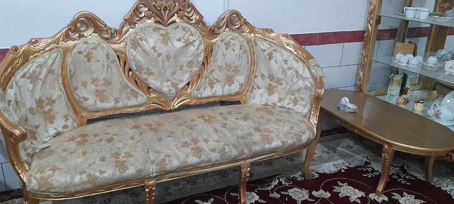 فروش مبل سلطنتی قیمت ۷میلیون|مبلمان خانگی و میز عسلی|شهرکرد, |دیوار