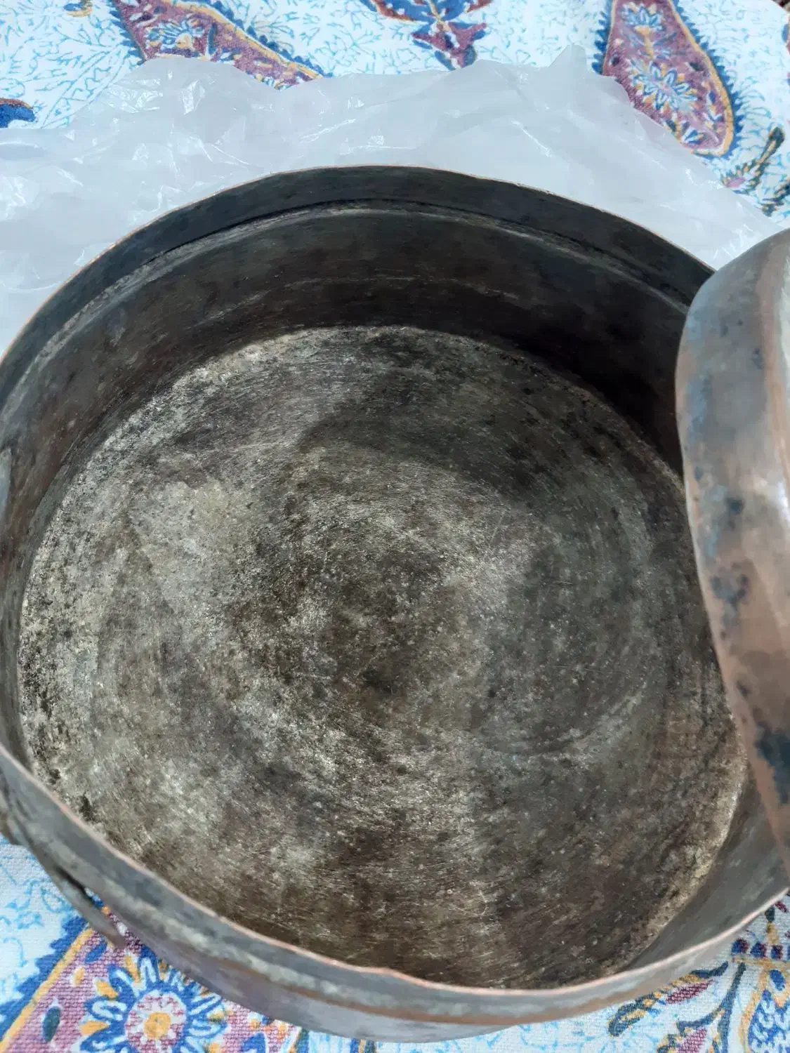 دیگچه مسی|ظروف پخت‌وپز|قم, چهار مردان|دیوار