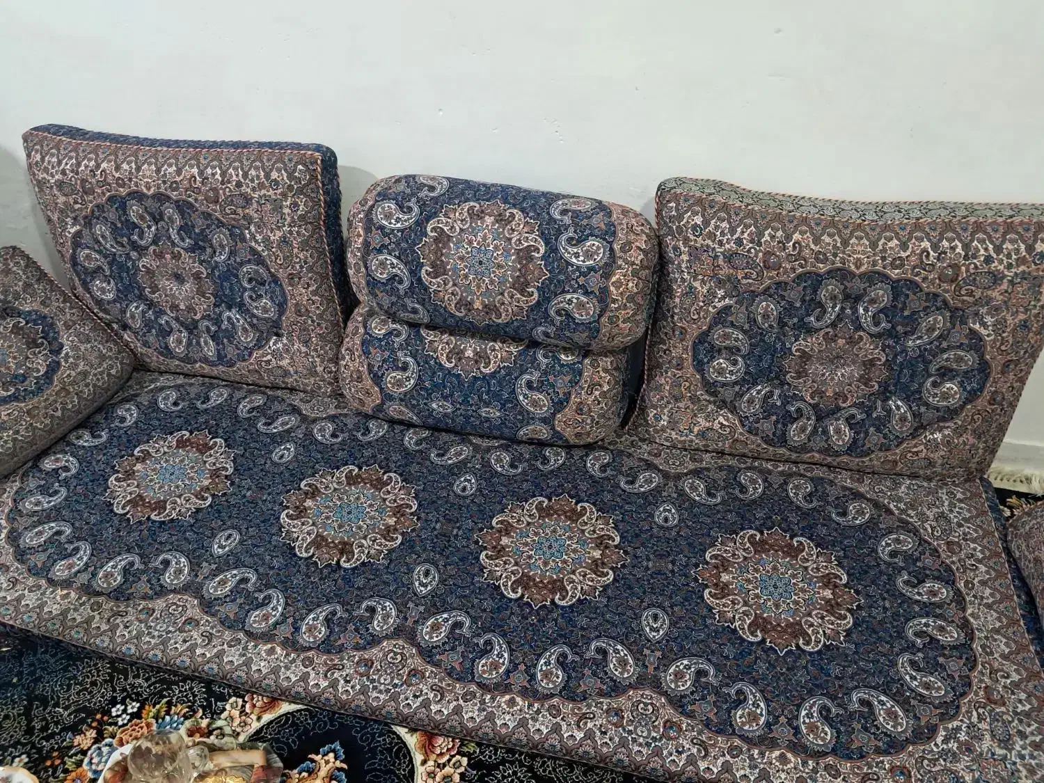 شاه‌نشین|پشتی|مشکین‌دشت, |دیوار