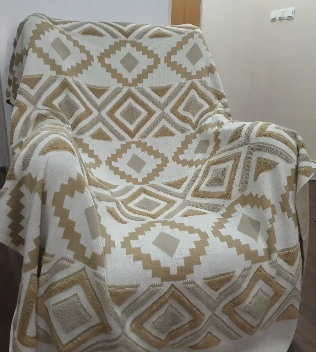 شال مبل|مبلمان خانگی و میز عسلی|رشت, استادسرا|دیوار