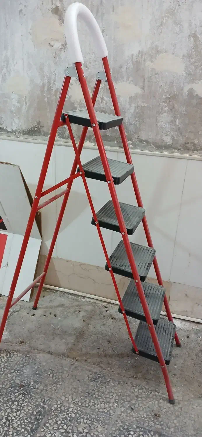 نردبان تاشو|ابزارآلات|قم, سراجه (۱۵ خرداد)|دیوار