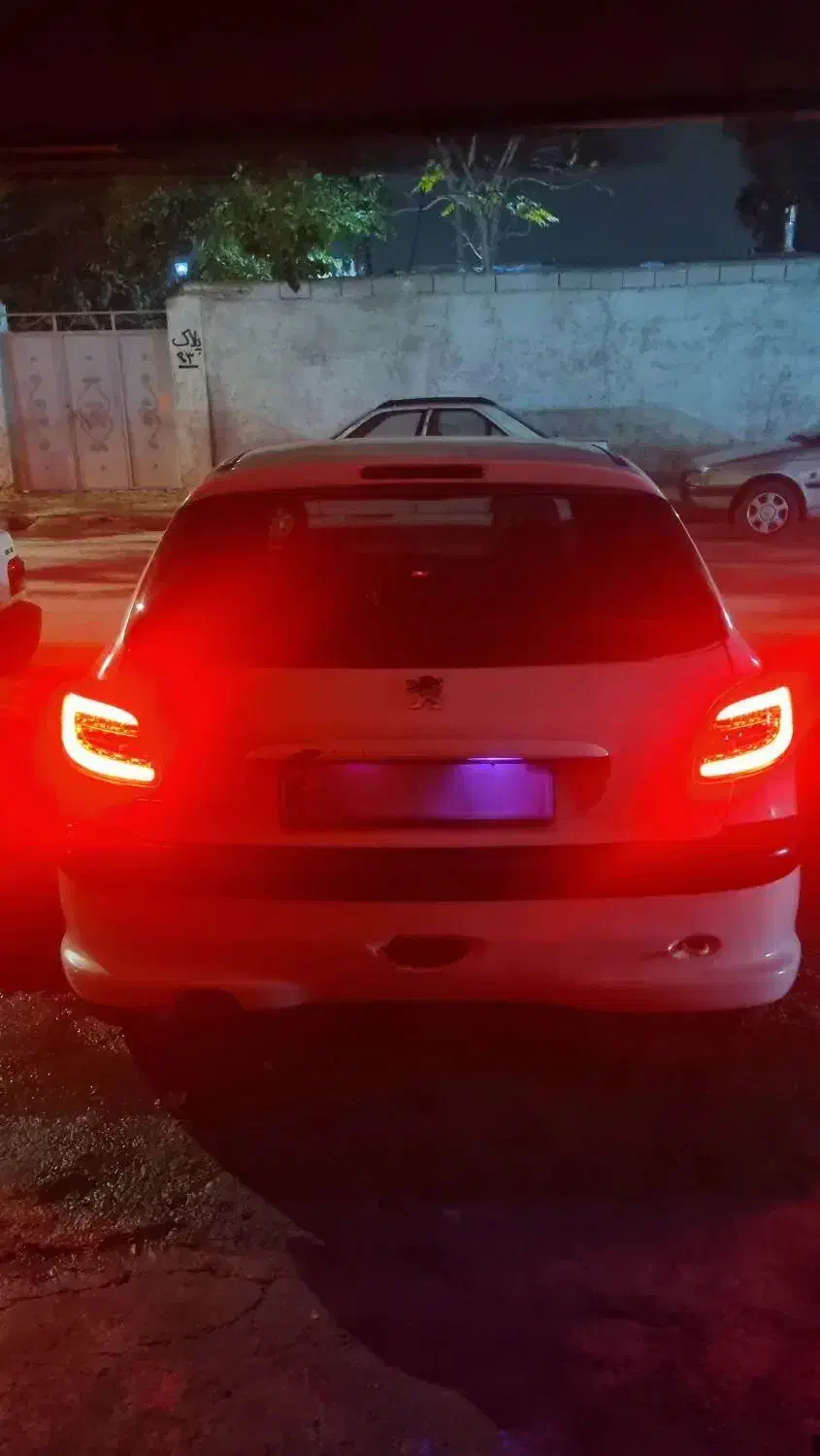 پژو 206 مدل 81 سفید کارخانه|خودرو سواری و وانت|چهارباغ, |دیوار