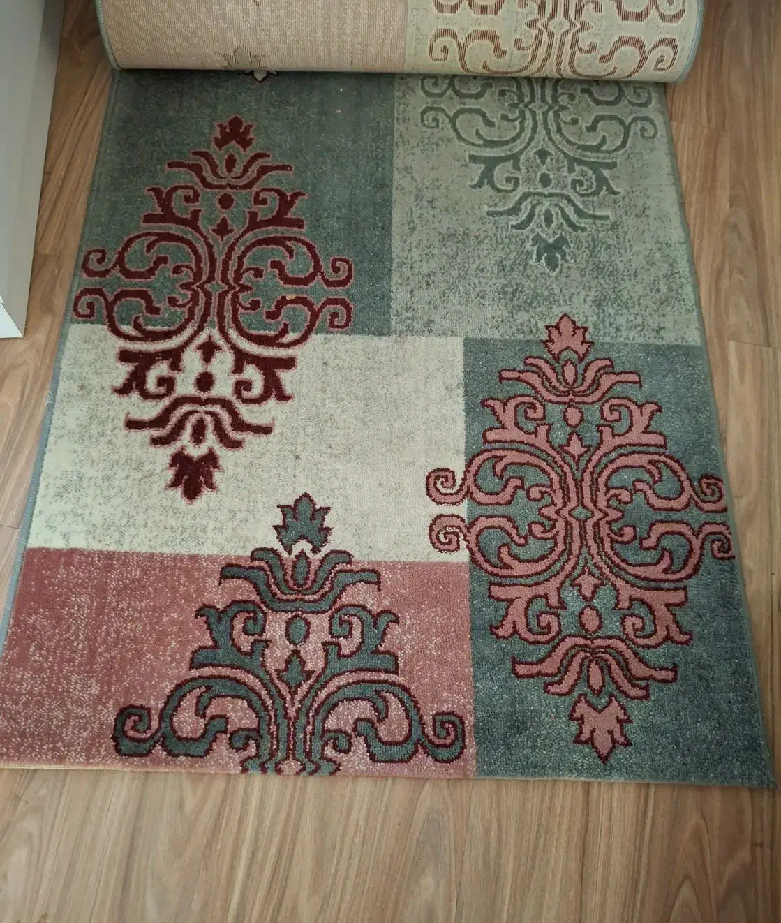 فرش راهرویی|فرش|رشت, منظریه|دیوار