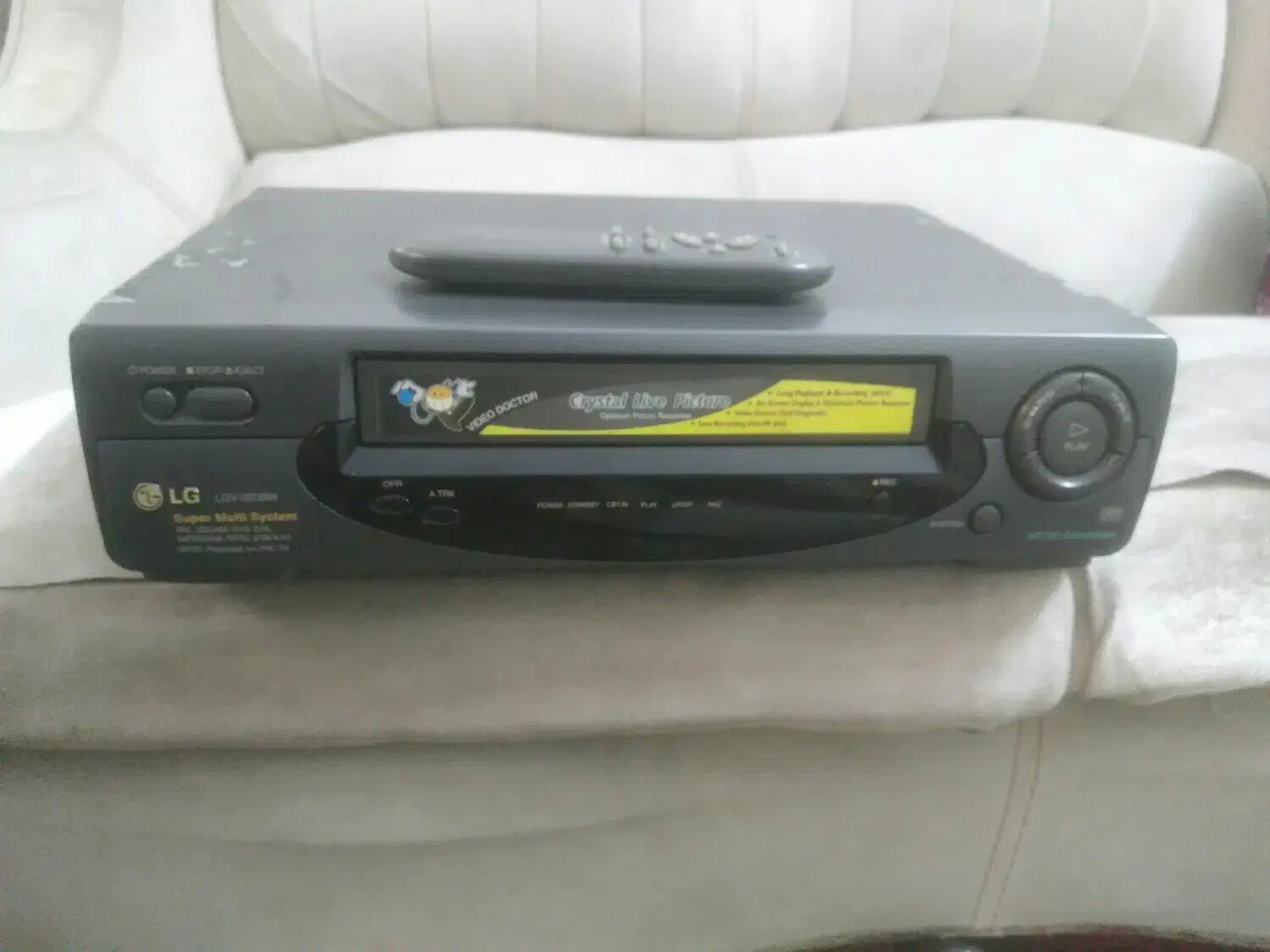 ویدئو vhs ال جی سالم با کنترل|پخش‌کننده DVD و ویدیو|تهران, سلیمانی|دیوار