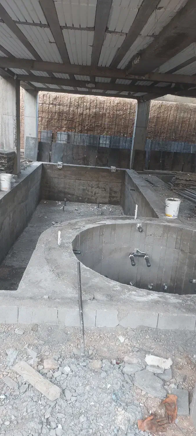 پیمانکاری ساختمان اسکلت بتنی استخر سیمانکاری|خدمات پیشه و مهارت|صدرا-فارس, فاز ۱|دیوار