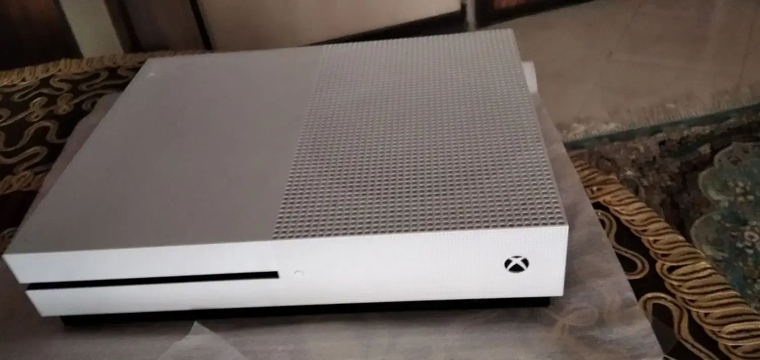 فروش  یک دستگاه xbox one s|کنسول، بازی ویدئویی و آنلاین|ایرانشهر, |دیوار