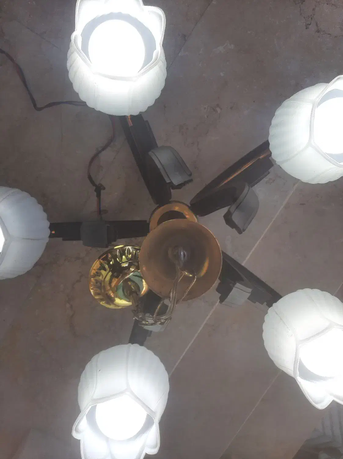 دو عدد لوستر آویز برنجی ۵شاخه طلایی در حد نو|لوستر و چراغ آویز|بندر کنگان, |دیوار