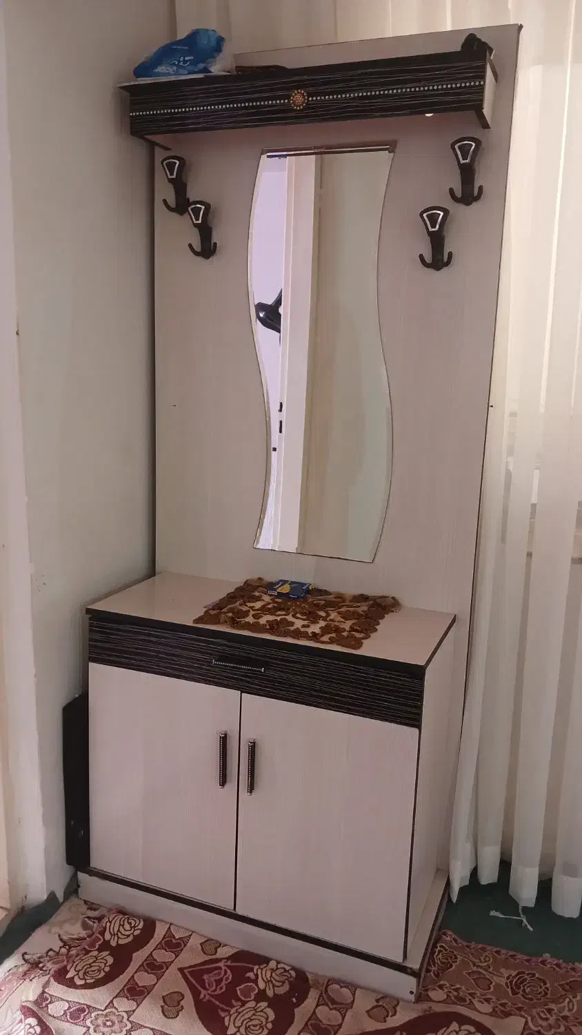 جاکفشی تمیز و سالم به همراه میزtv|جاکفشی، کمد، دراور|اسفراین, |دیوار