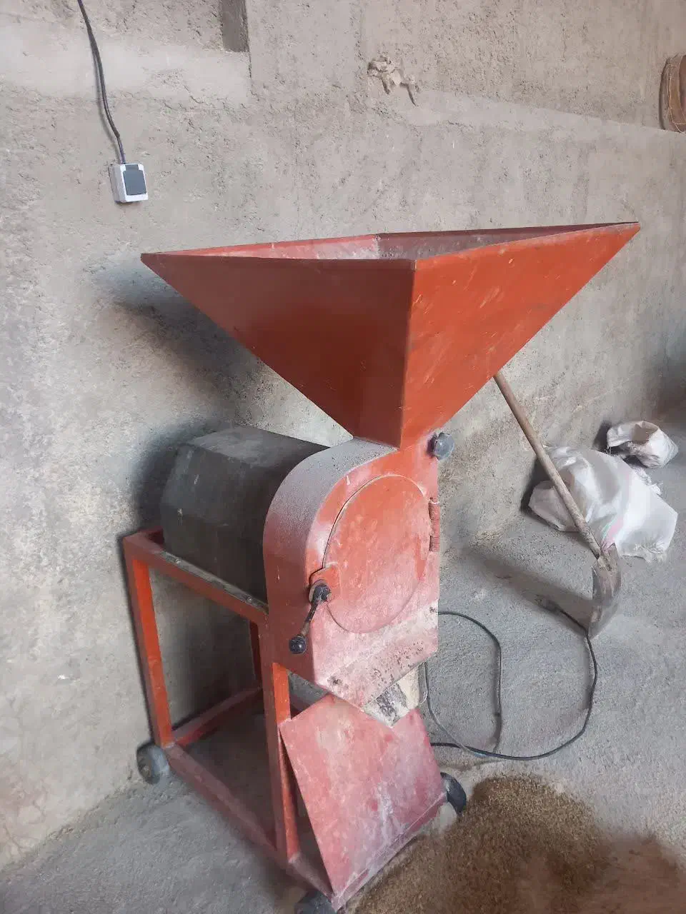 اسیاب برقی تک فاز  ۵۰۰ کیلویی|ماشین‌آلات صنعتی|جوادآباد, |دیوار