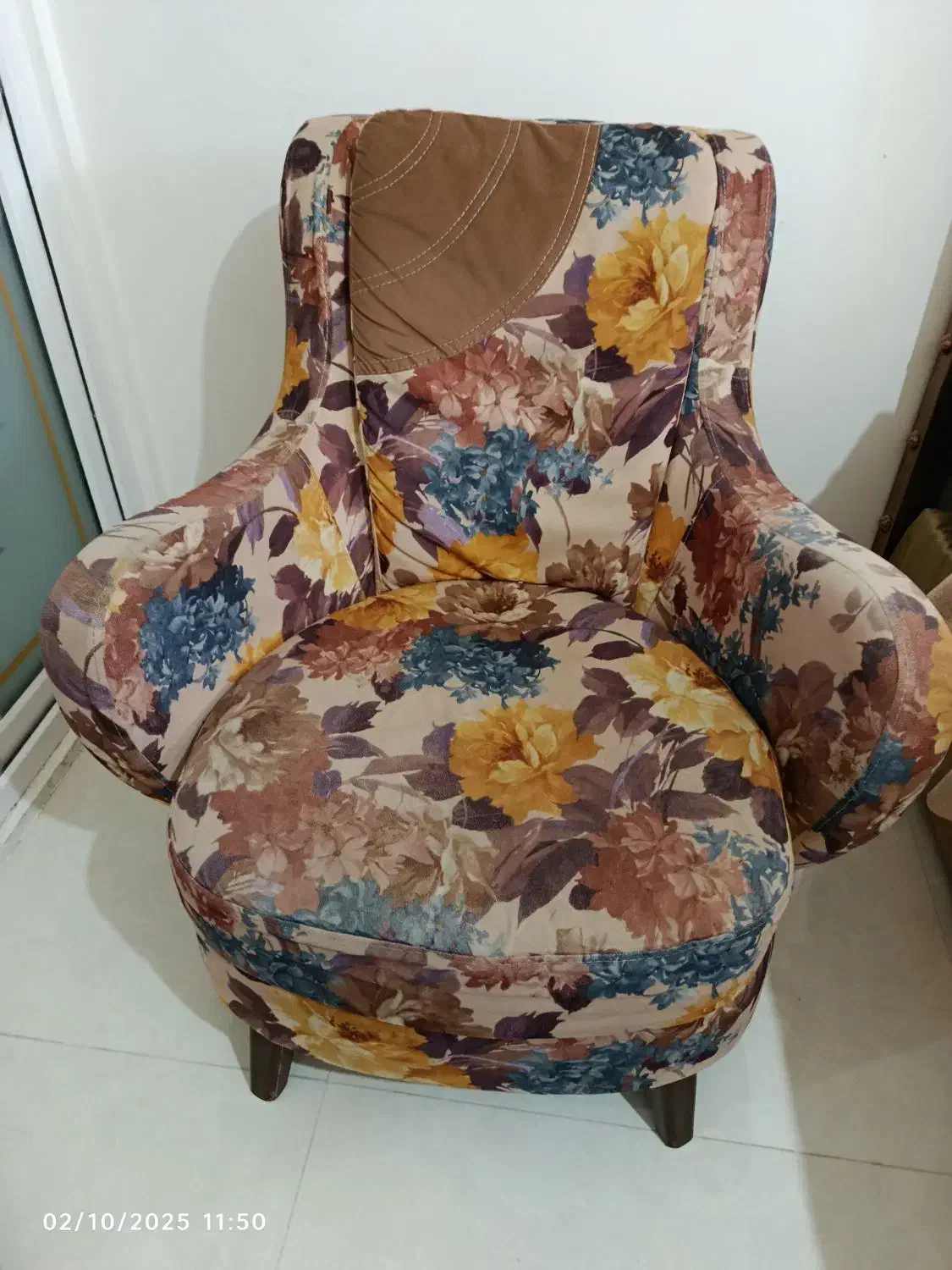 مبل هفت نفره راحتی ۴ تک نفره و کاناپه ۳ نفره|مبلمان خانگی و میز عسلی|مشهد, حسابی جنوبی (شهرک غرب)|دیوار