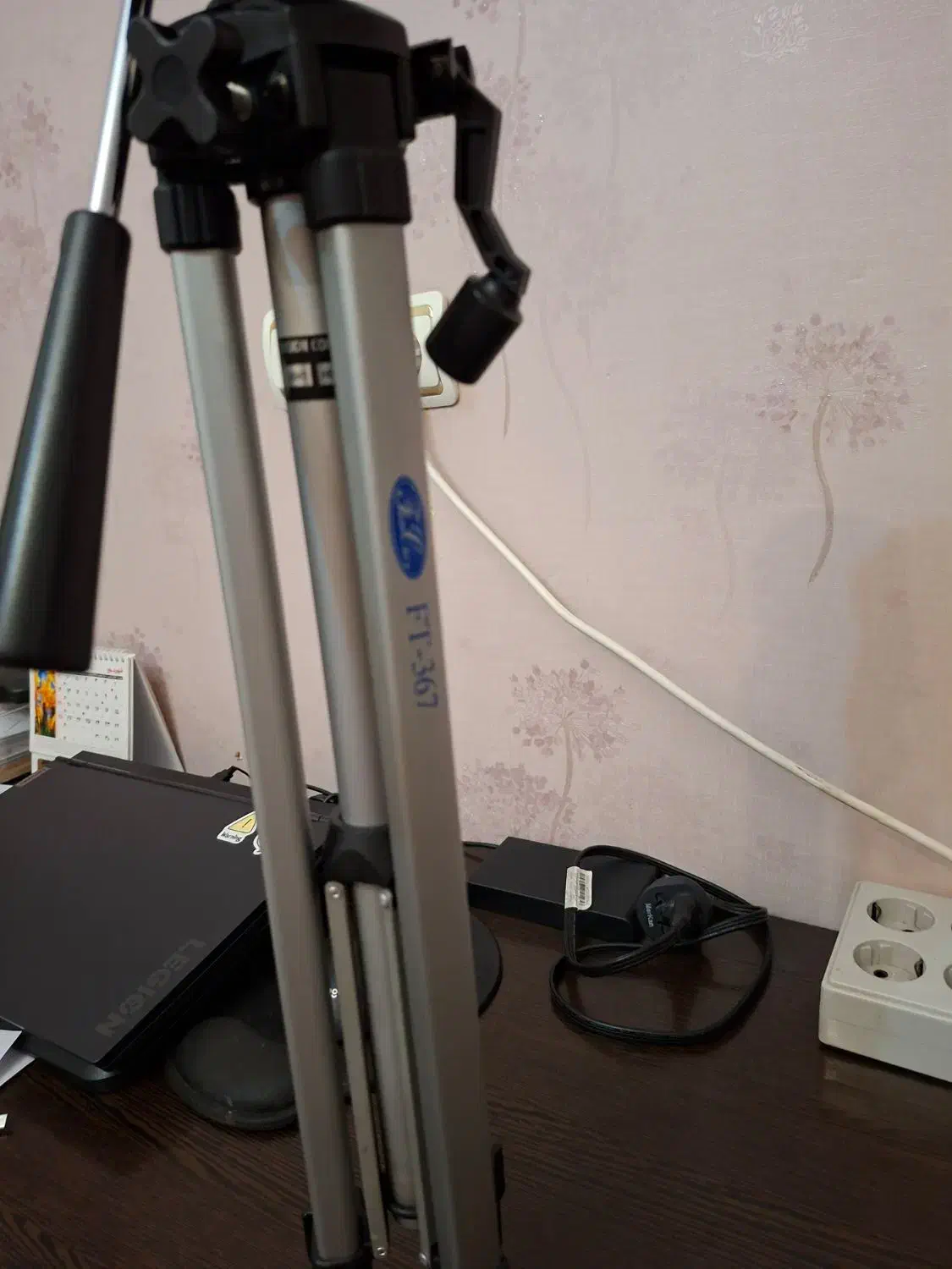 فروش سه پایه عکاسی در حد نو برند fan cier|دوربین عکاسی و فیلم‌برداری|تهران, ستارخان|دیوار