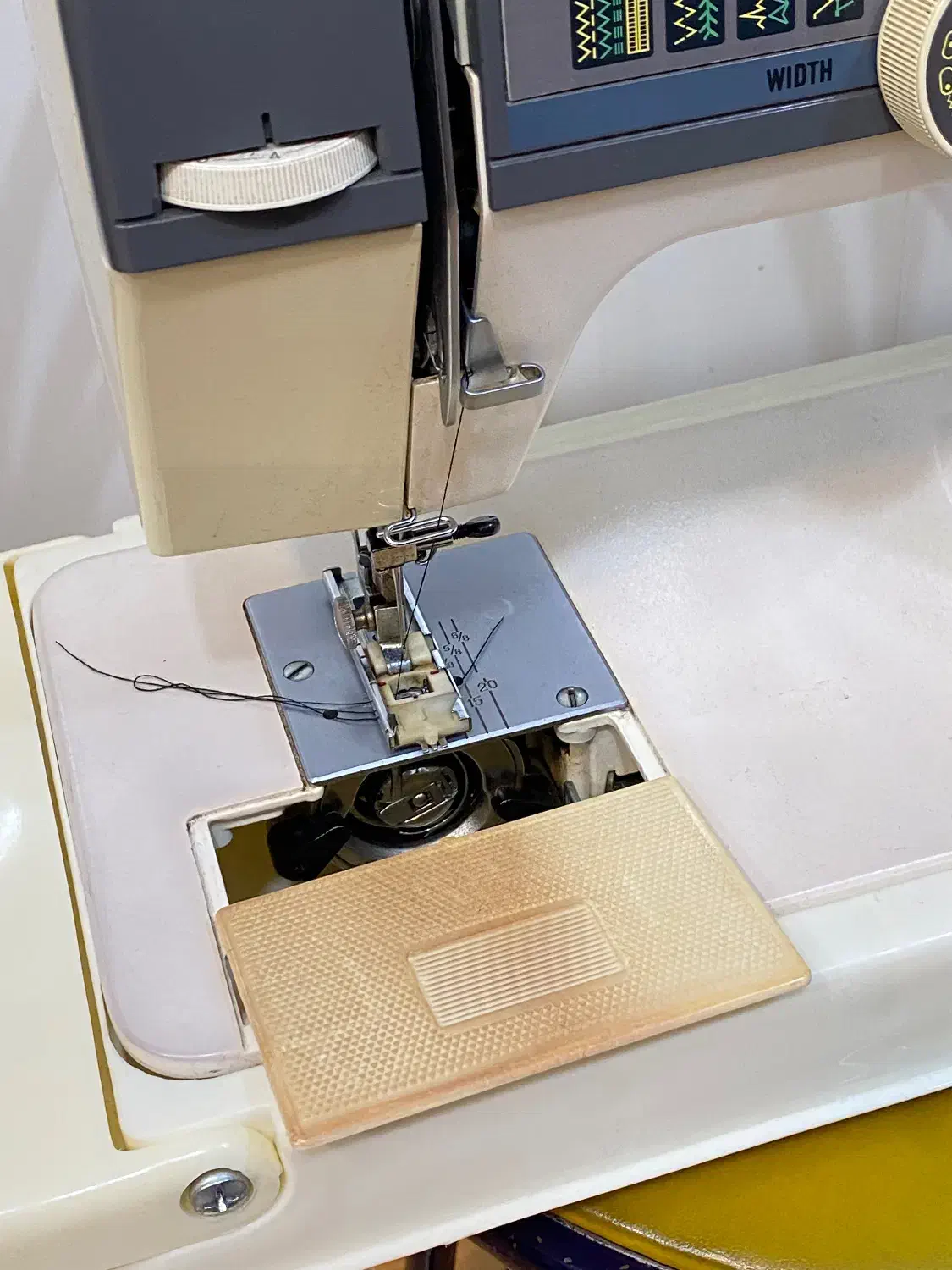 چرخ خیاطی یاسمین|چرخ خیاطی و ریسندگی|بوشهر, |دیوار