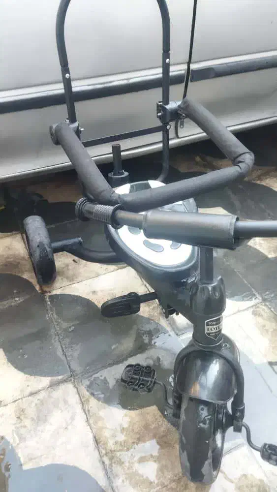 سه چرخه|اسباببازی بچه|شیراز, دارالرحمه|دیوار