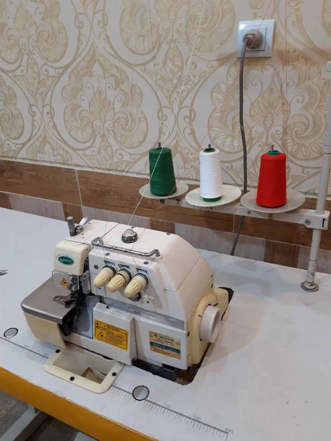 چرخ خیاطی سردوز زوجی|چرخ خیاطی و ریسندگی|شیراز, کوشک میدان|دیوار