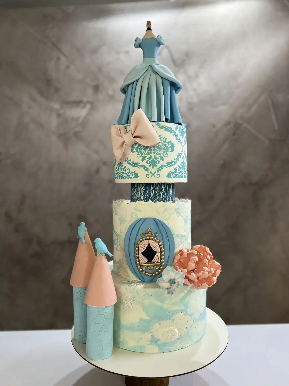 کیک‌های خانگی با کیفیت ممتاز خامه‌ای فوندانت مخملی|خدمات پذیرایی، مراسم|مشهد, هدایت|دیوار