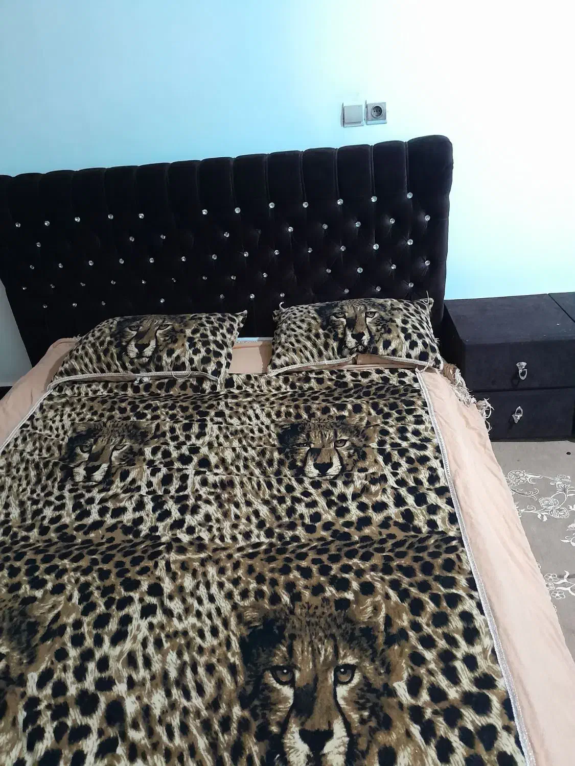 تخت دونفره|تخت و سرویس خواب|اهواز, فرهنگ شهر|دیوار