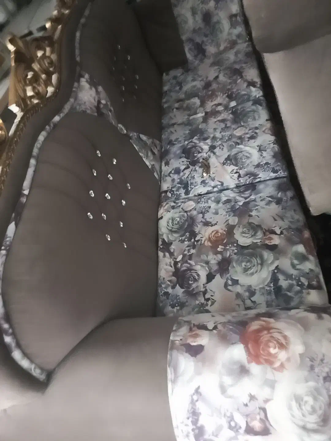 یه دست مبل هفت نفره|مبلمان خانگی و میز عسلی|قم, نخودی|دیوار