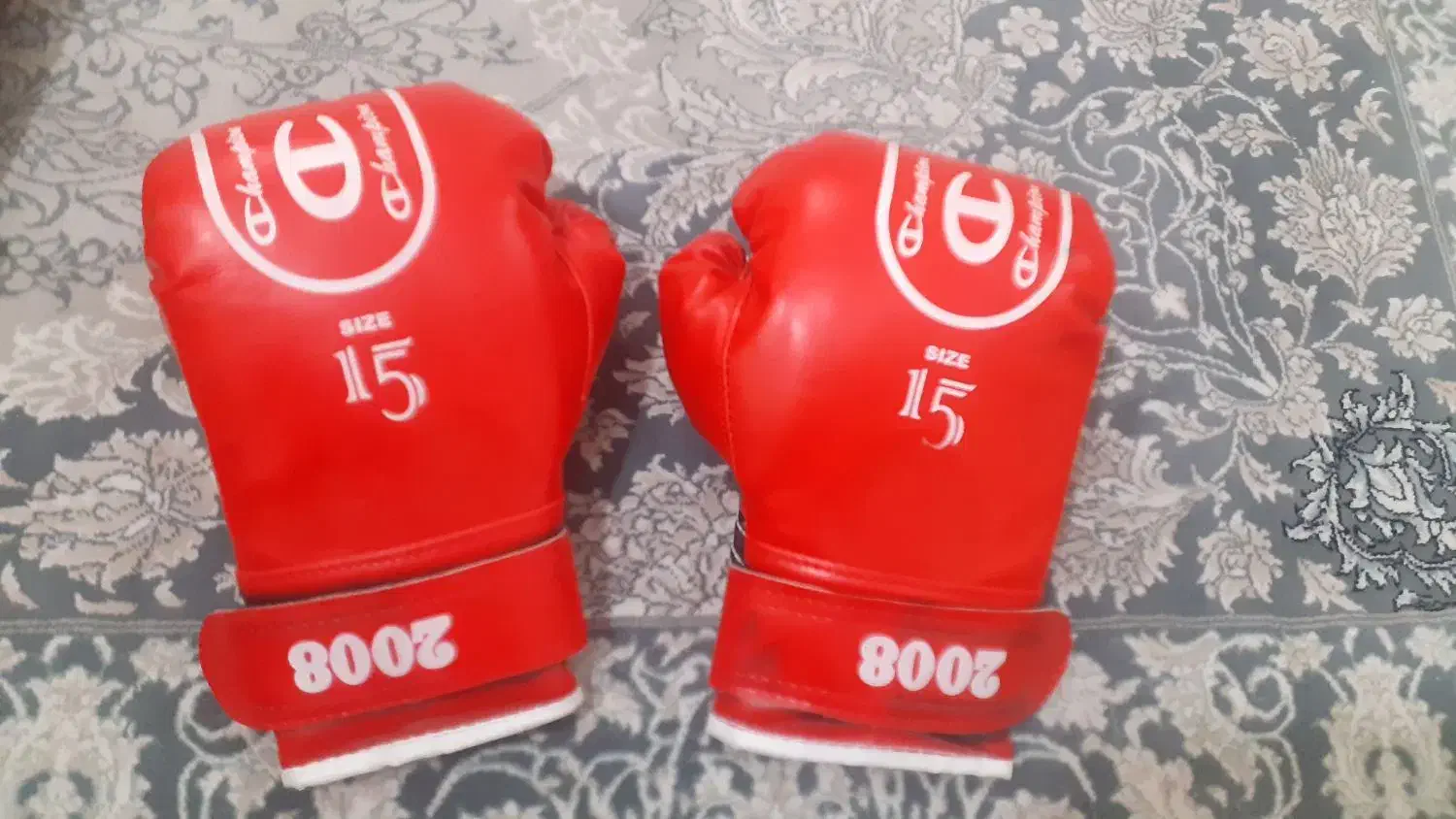 دستکش بوکس  و زانو بند  و کفش فوتبال سالن|کیف، کفش، کمربند|پرند, فاز ۵|دیوار