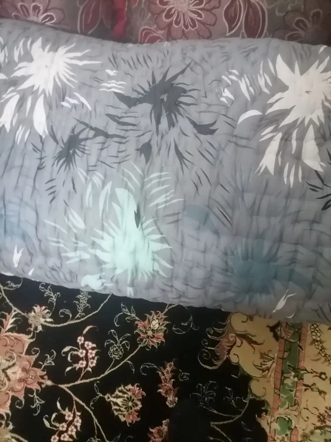 لحاف و تشک|رختخواب، بالش، پتو|قم, قلعه کامکار|دیوار