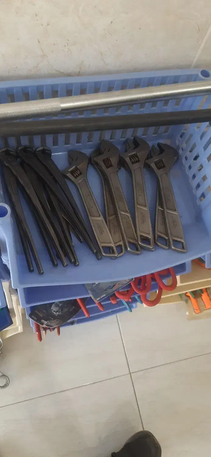 ابزار استوک آلمانی و امریکایی درحد نو|ابزارآلات|اصفهان, باغ زرشک|دیوار