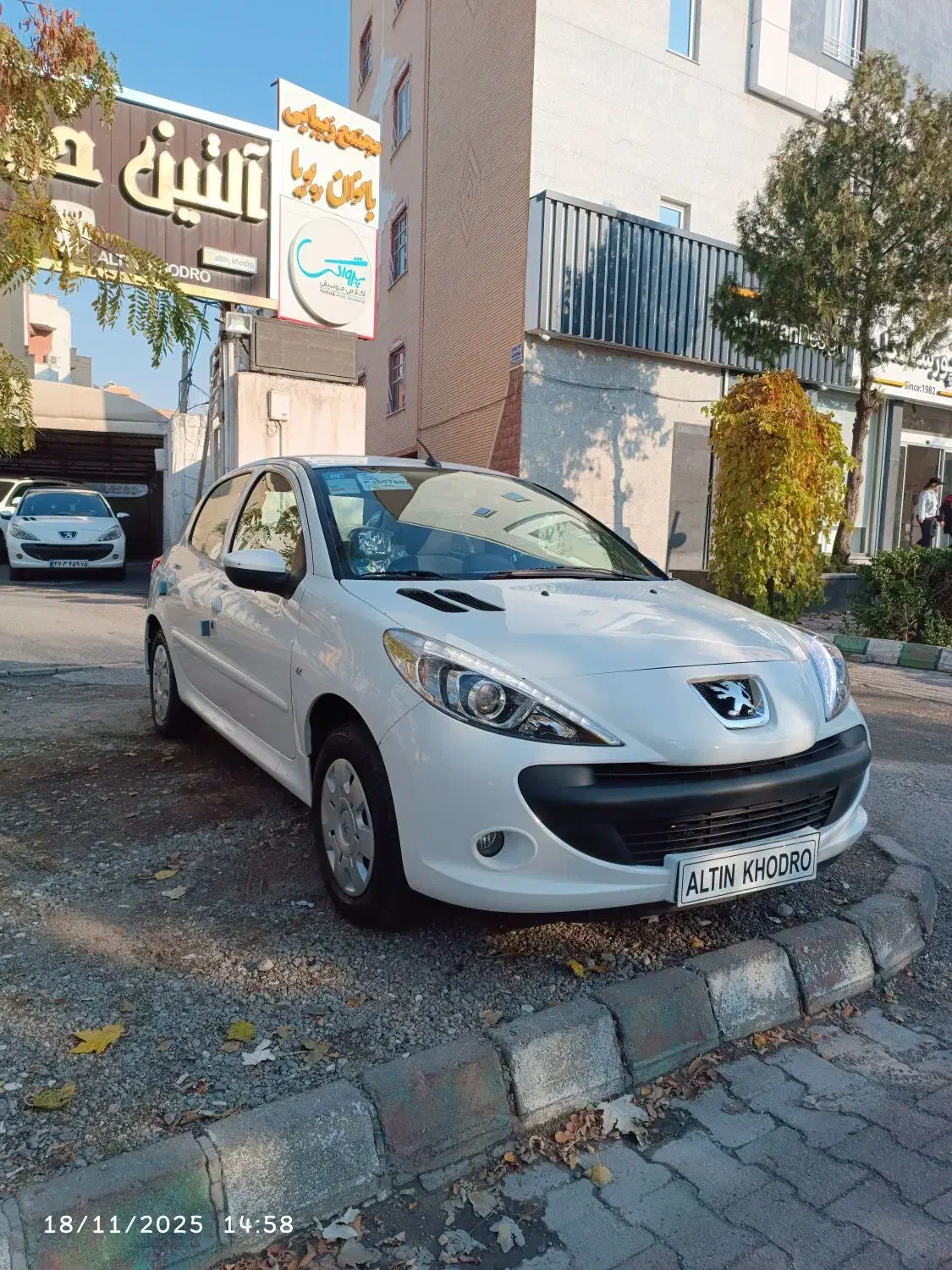 پژو 207 مدل 1402 سقف فلزی tu5 کارکرد ۹ هزار|خودرو سواری و وانت|تبریز, |دیوار