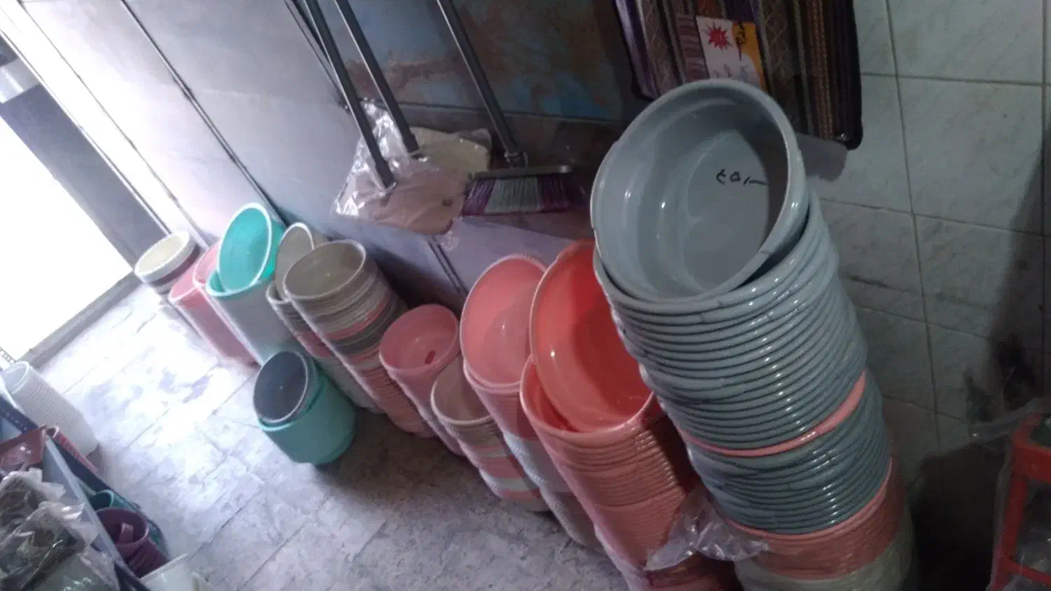 فروش مقداری وسیله عمده پلاسکو|ظروف نگهدارنده، پلاستیکی، یکبارمصرف|خمینیشهر, |دیوار