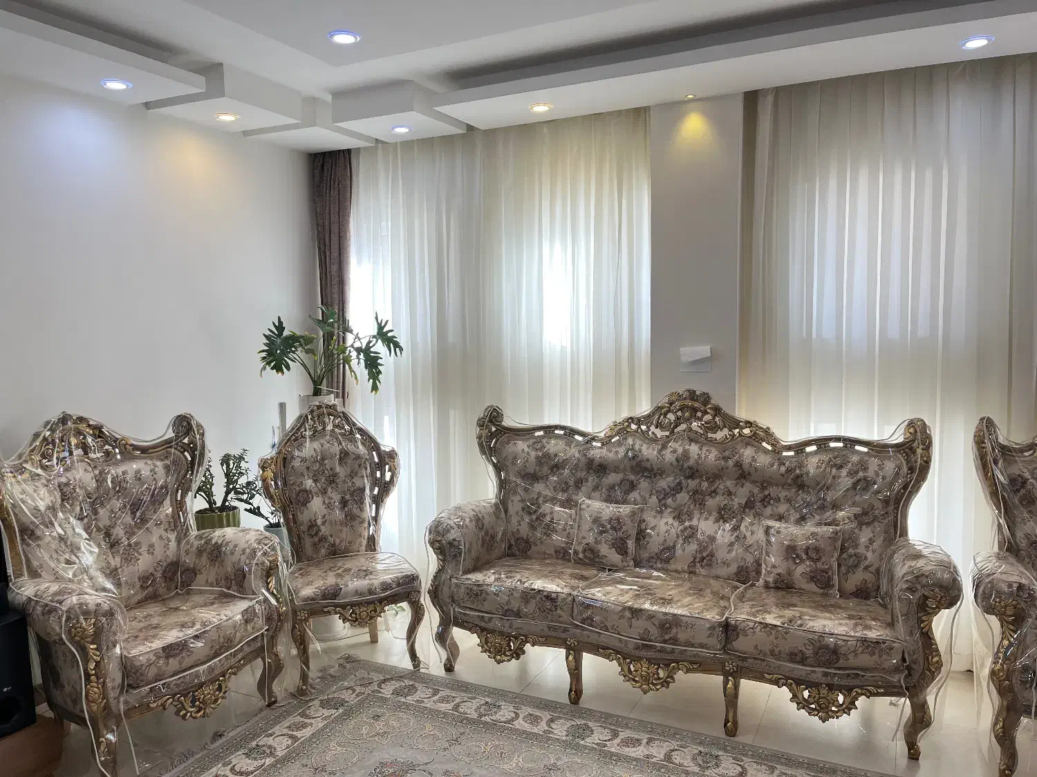 مبل سلطنتی|مبلمان خانگی و میز عسلی|کرمان, |دیوار