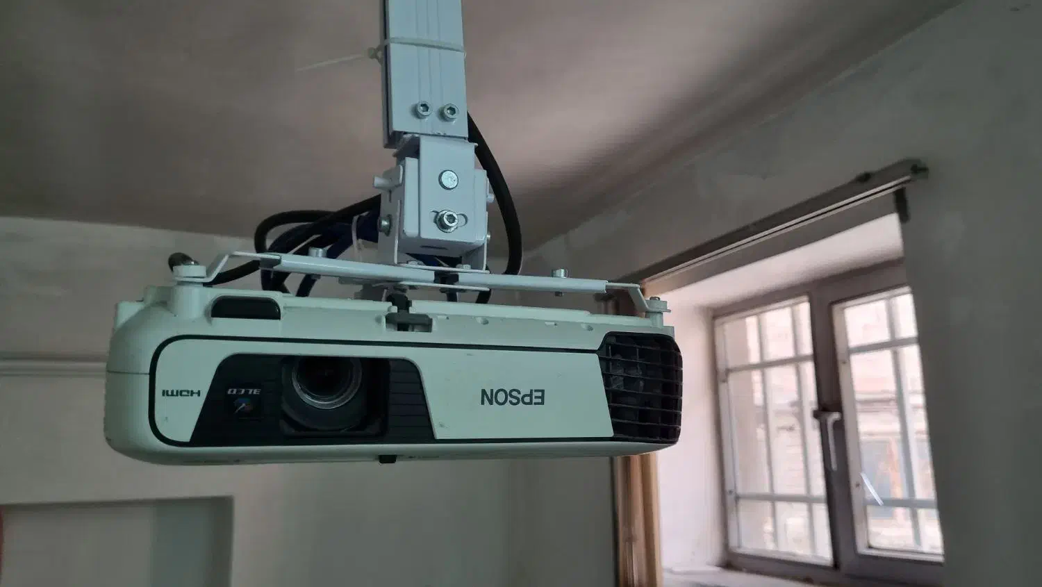 ویدئو پروژکتور epson|تلویزیون و پروژکتور|بناب, |دیوار