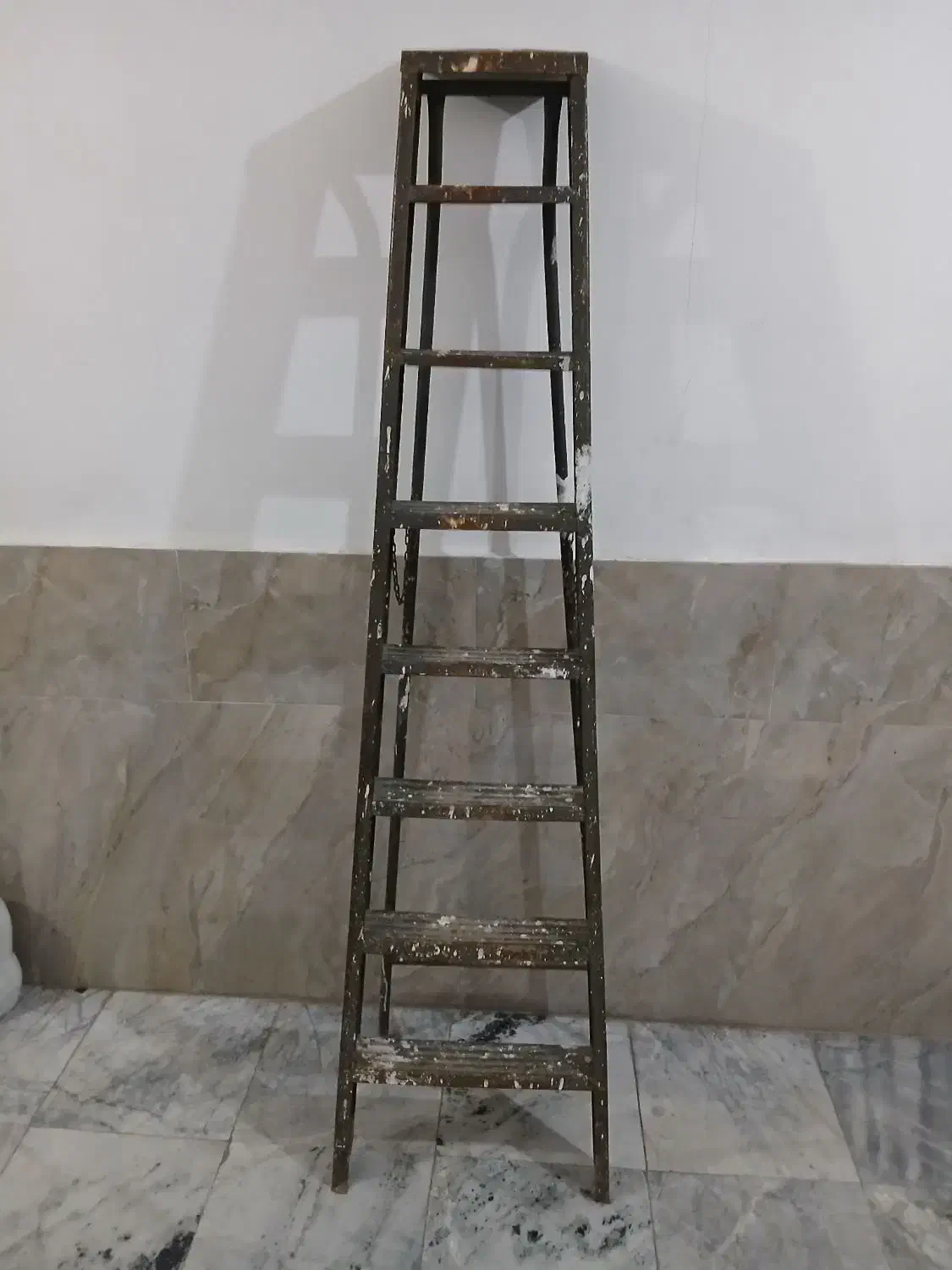 نردبان ۷پله|ابزارآلات|مشکین‌دشت, |دیوار