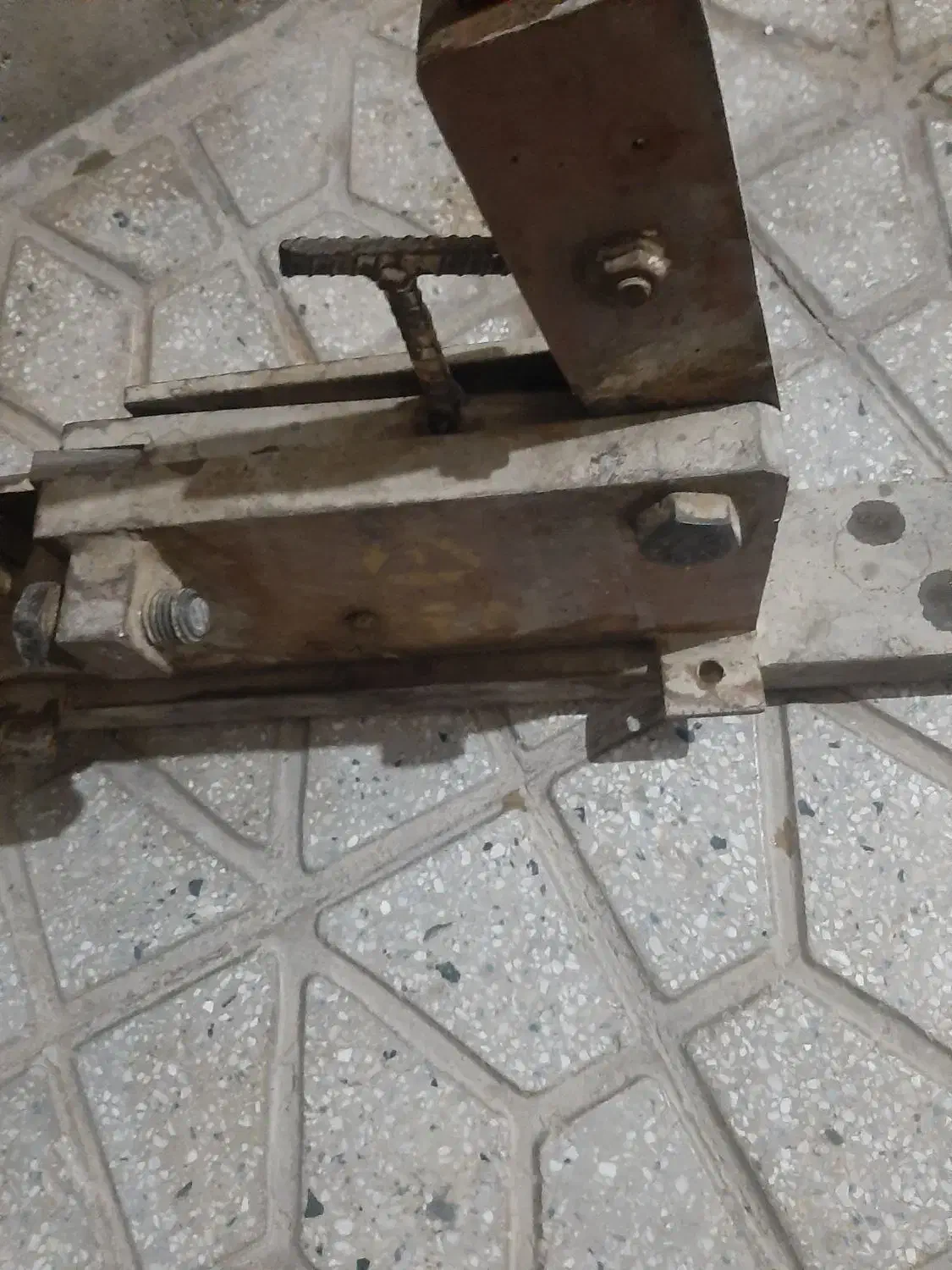 قیچی الموتور|ابزارآلات|دورود, |دیوار