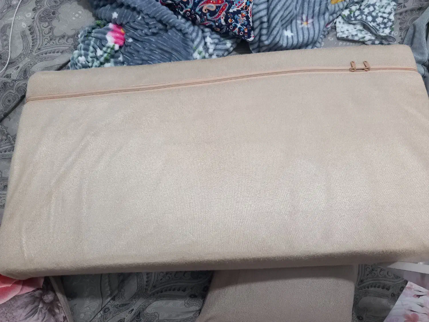 یه جفت پشتی نو به هیچ عنوان استفاده نشده|پشتی|بومهن, |دیوار