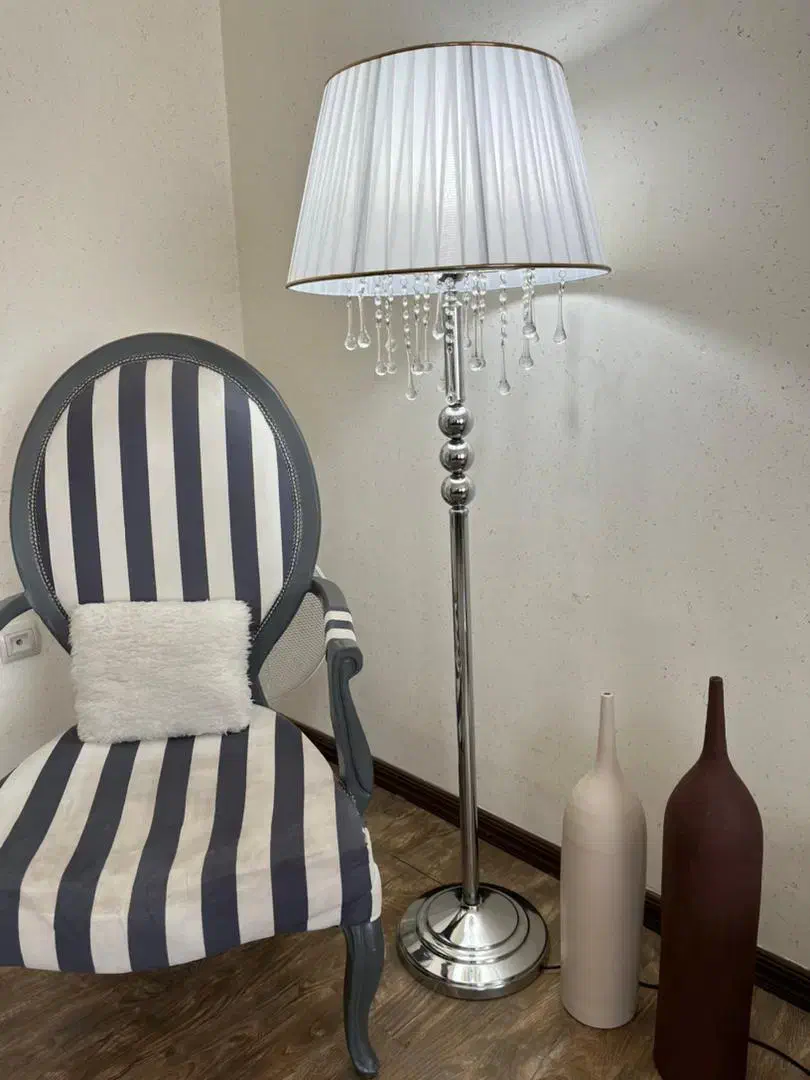 آباژور آویز دار|چراغ خواب و آباژور|پرند, فاز ۴|دیوار