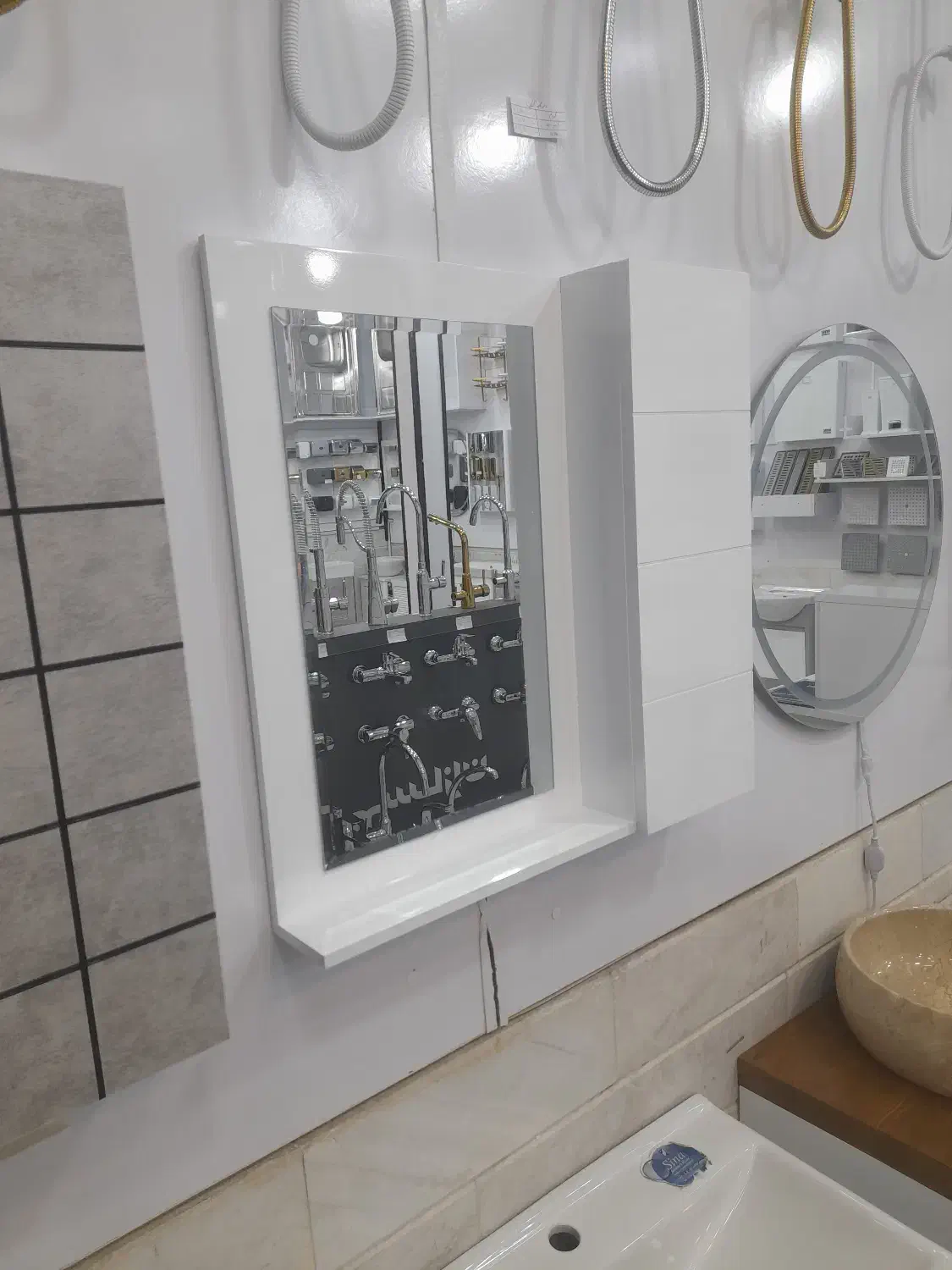 روشویی کابینتی، آیینه، آینه باکس، LED،داروخانه ای|مصالح و تجهیزات ساختمان|ساوه, |دیوار