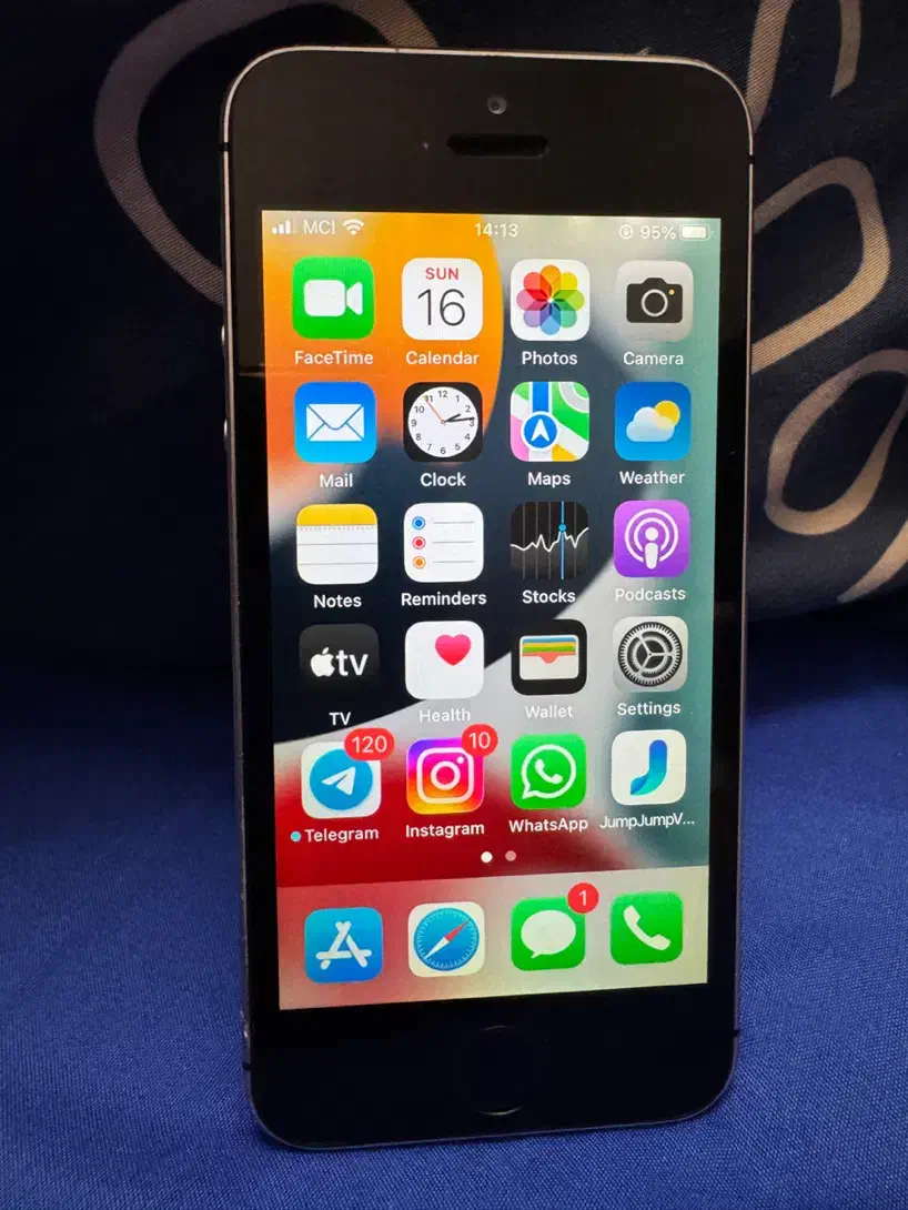 ایفون se 2016|موبایل|آباده, |دیوار