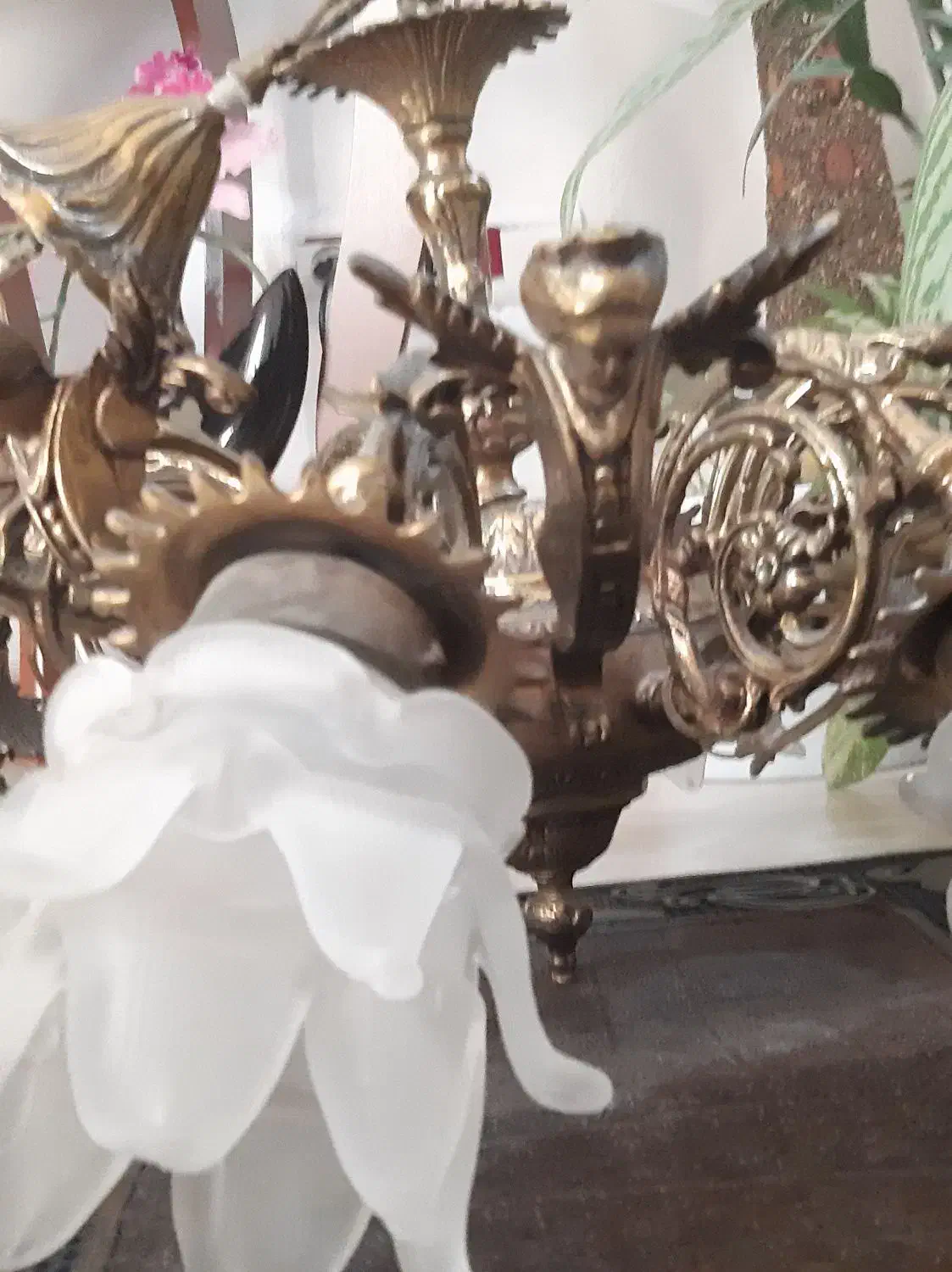 لوستر برنز هشت شاخه و هشت فرشته برنز|لوستر و چراغ آویز|نوشهر, |دیوار