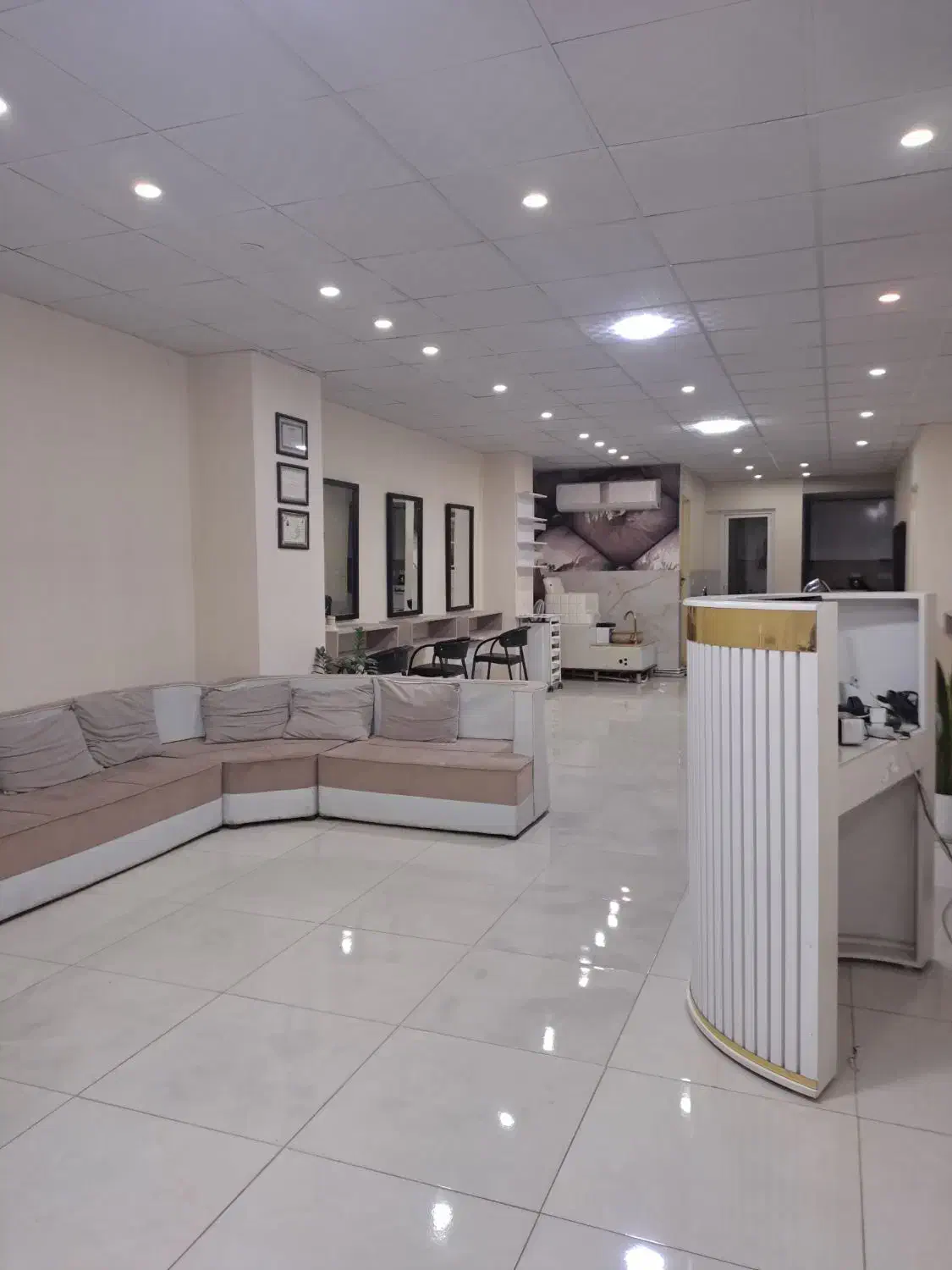 استخدام فوری پرسنل|استخدام درمانی، زیبایی، بهداشتی|هشتگرد, شهرک ولیعصر (مصلی)|دیوار