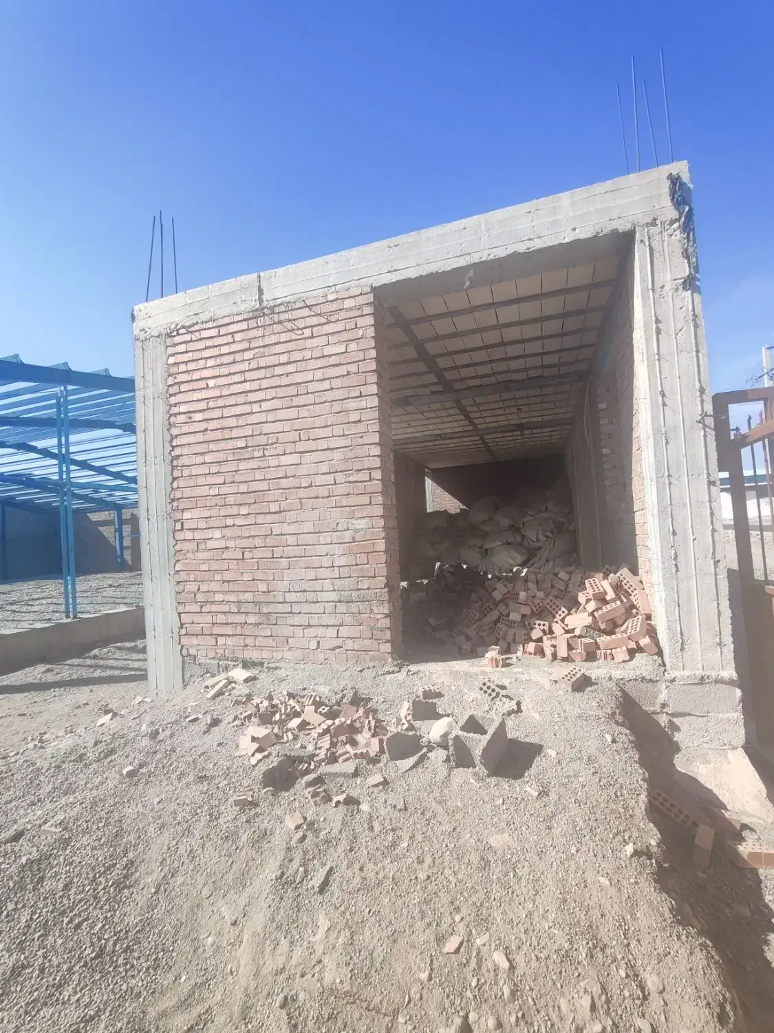 فروش دو نبش شهرک صنعتی دو|فروش دفتر صنعتی، کشاورزی، تجاری|جیرفت, |دیوار